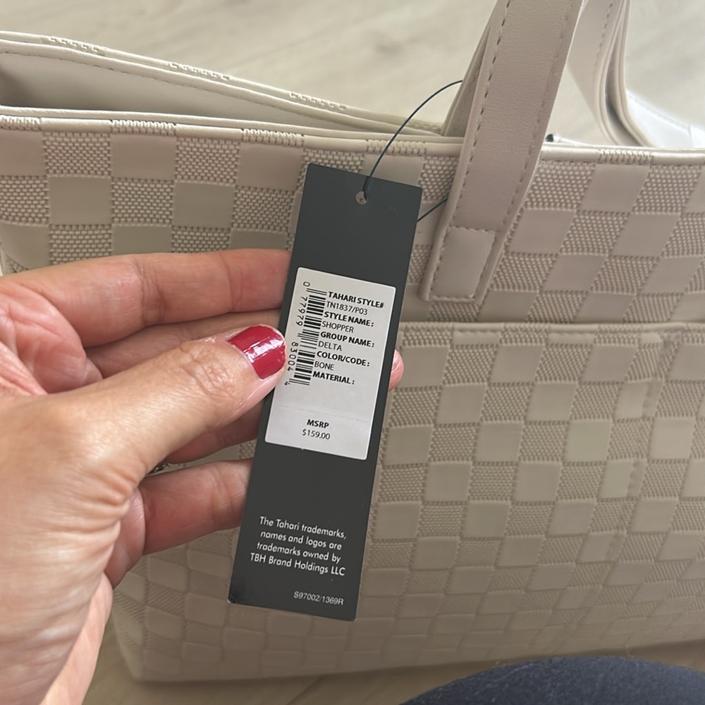 NWT Tahari Elegant Cream Tote Bag - Picture 2 of 4